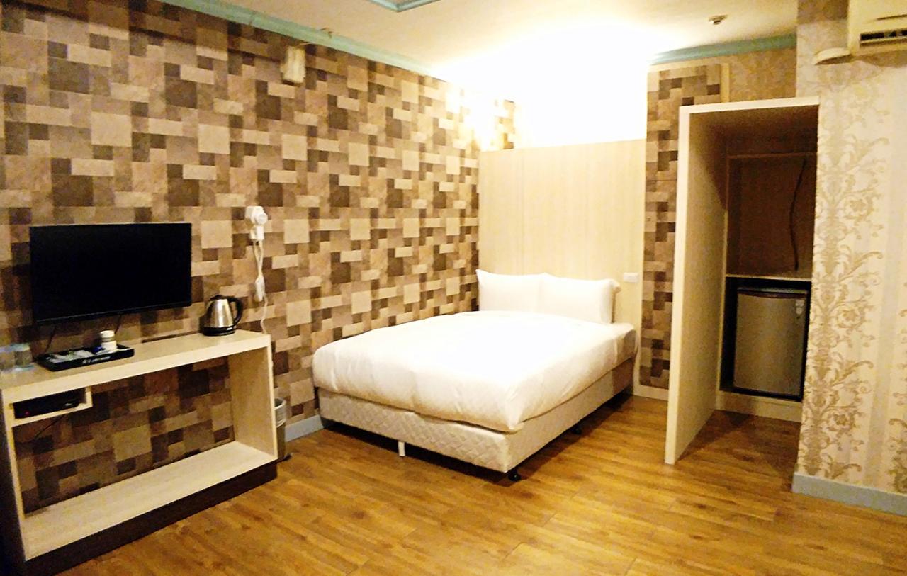 Flower Motel Città di Chiayi Esterno foto